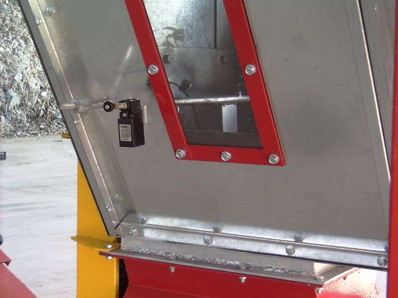 Fine corsa su coclea di estrazione di un filtro autopulente. Fine corsa su coclea di estrazione di un filtro autopulente.
