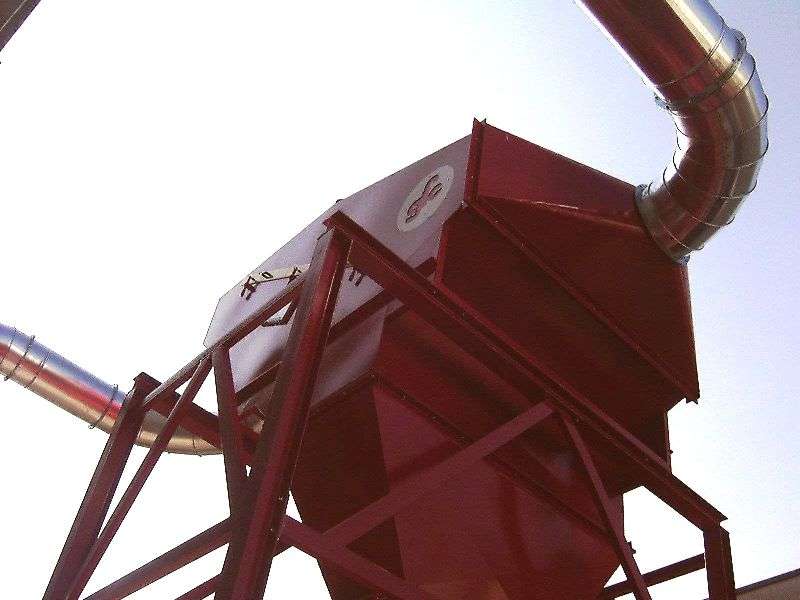 Separatore su traliccio si sostegno