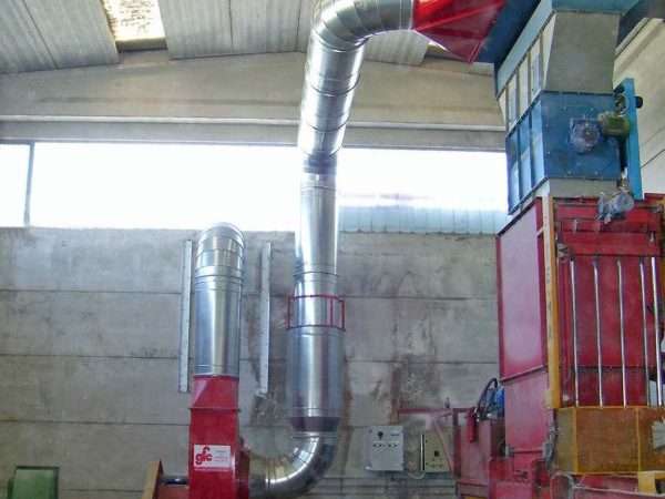 Nuovo ventilatore in un impianto di aspirazione refili di cartone già  esistente